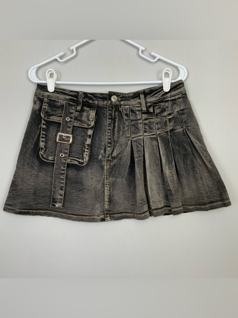 Black Acid Wash Large Pleated Denim Mini Skirt Cargo Pocket Grunge Y2K w/ Shorts